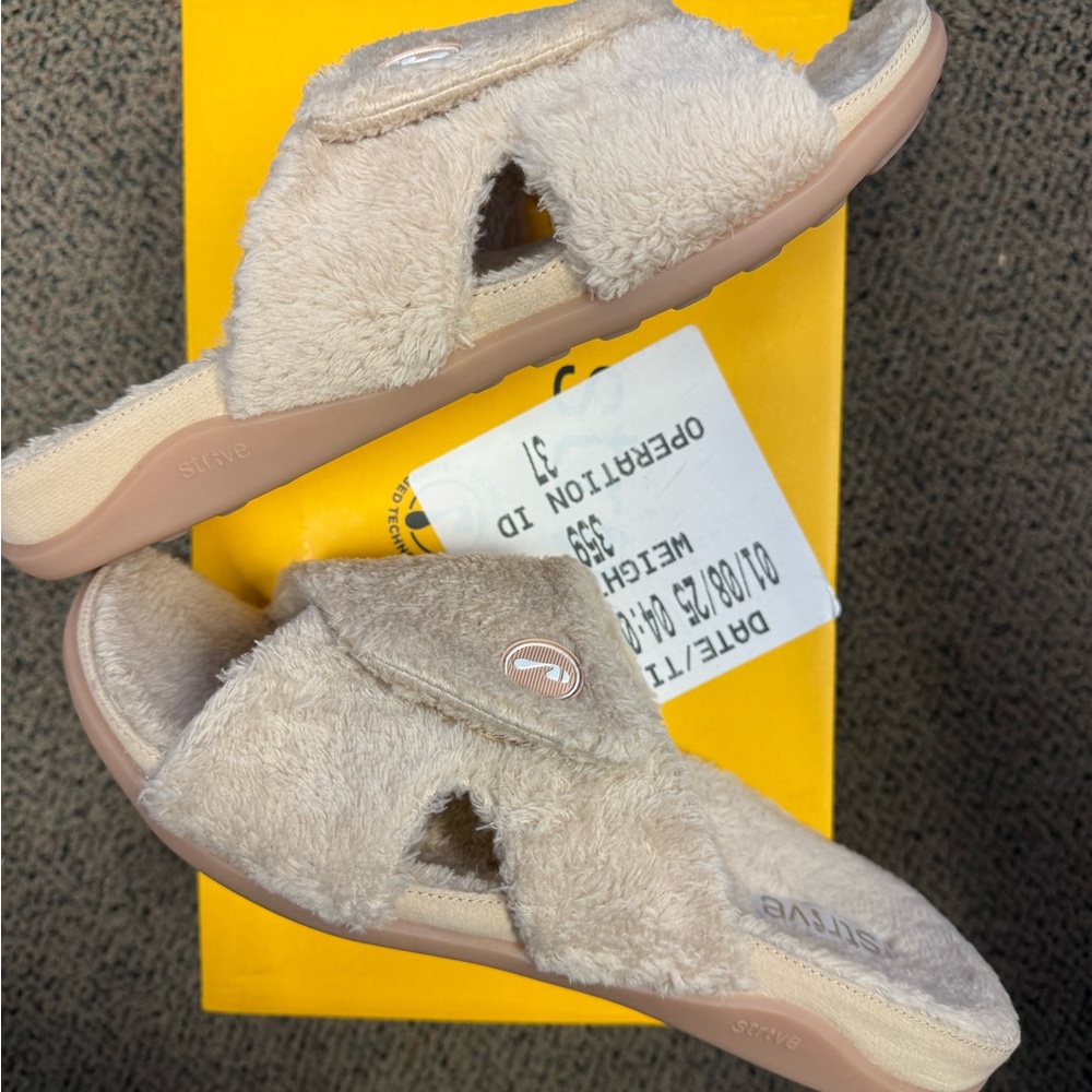 Strive Zoey Nude - Cozy Beige Slippers